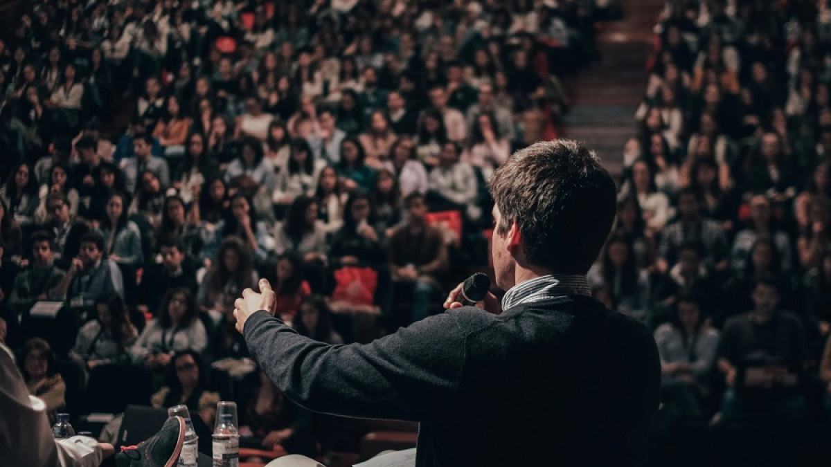 7 Versículos de la Biblia sobre Amor Engañoso, image size:1200x675