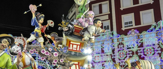 Fallas: por qué unos las aman y otros las odian