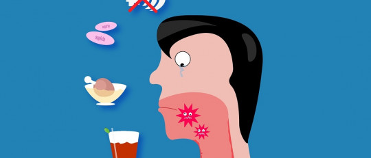 Cómo curar llagas y aftas en la boca (en 8 pasos)