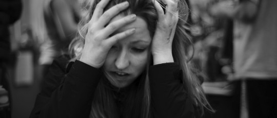 Estrés crónico: causas, síntomas y tratamiento