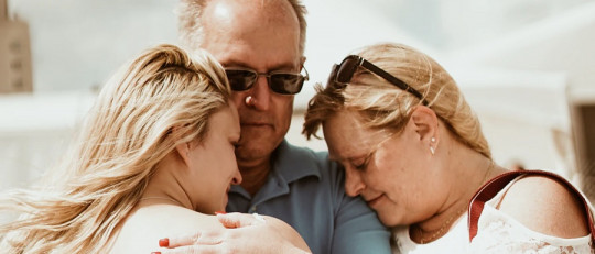 ¿Qué hacer para ayudar a alguien con adicción a las drogas?
