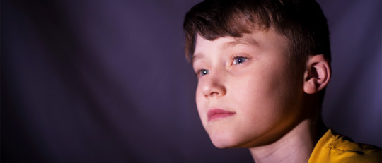 ¿Cómo se produce el desarrollo emocional en la infancia?