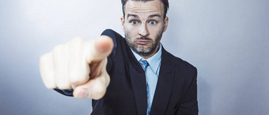 La proyección: cuando criticamos a los demás, hablamos de nosotros