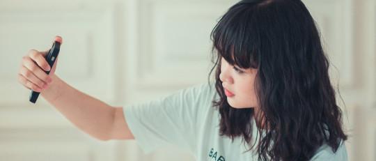 Las 11 cosas que hacemos en Facebook y que delatan una baja autoestima