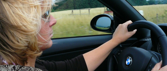 Las mujeres son mejores al volante, según estudio