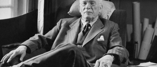 120 frases de Carl Jung para replantearte tu existencia