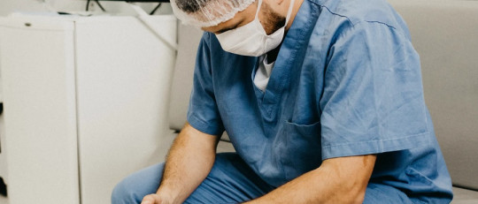 El impacto emocional de la pandemia entre profesionales de la salud