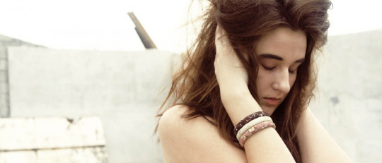 ¿Es normal oír voces? Las alucinaciones auditivas