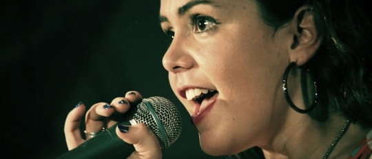 5 ejercicios prácticos para cuidar la voz