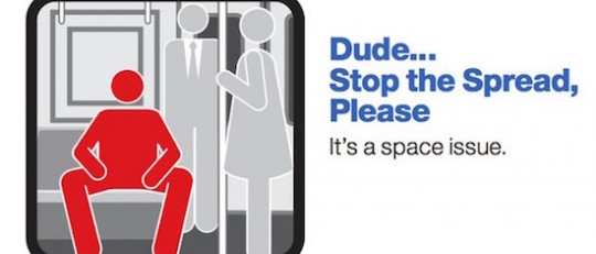Manspreading: ¿los hombres necesitan ocupar más al sentarse?