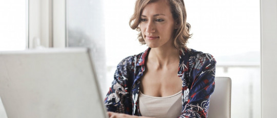 Cómo saber cuándo te conviene acudir a terapia online