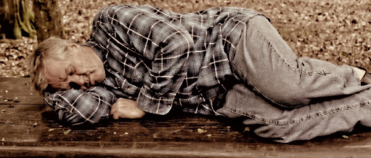 Hipersomnia en la vejez: causas, síntomas y tratamiento