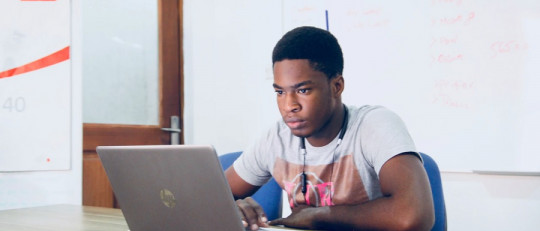 La teoría del aprendizaje colaborativo online