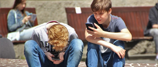 ¿Sabes cómo conseguir que tus hijos se despeguen del móvil?
