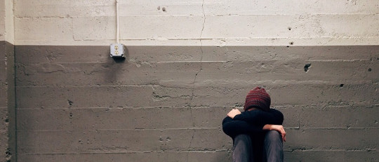 Autolesiones: una estrategia desesperada para reducir la tensión psíquica