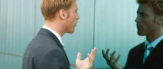 ¿Para qué sirve hablar solo?